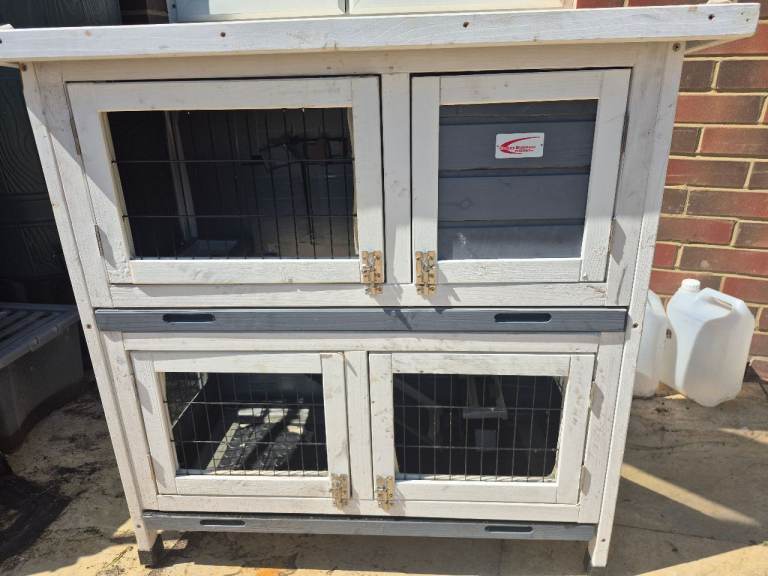 Small 2 tier pet enclosure
