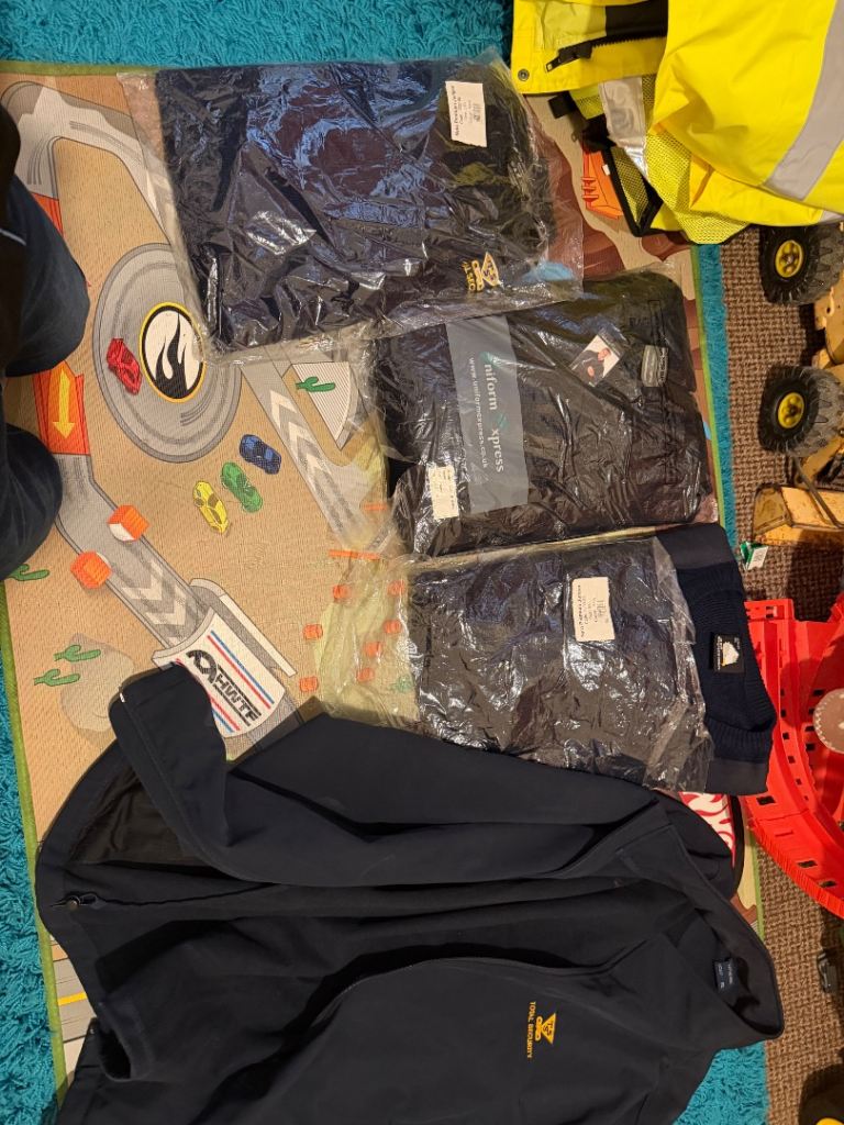 Job a lot of Security clothing