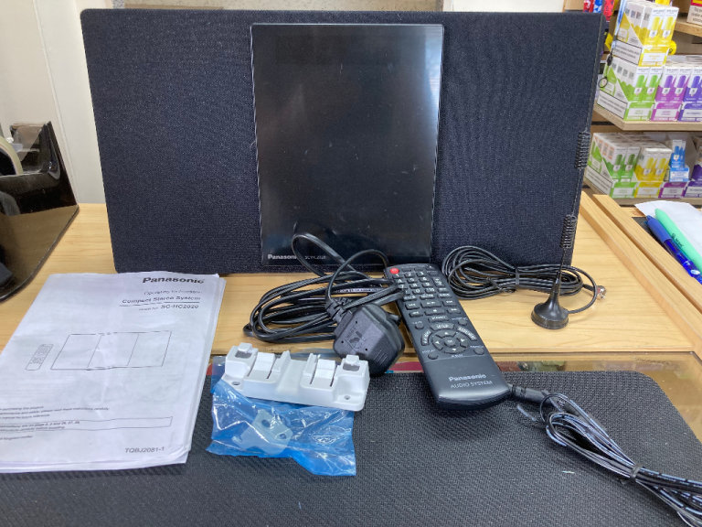 PANASONIC COMPACT STEREO SYSTEM MODEL SC-HC2020 WITH REMOTE CONTROL 
