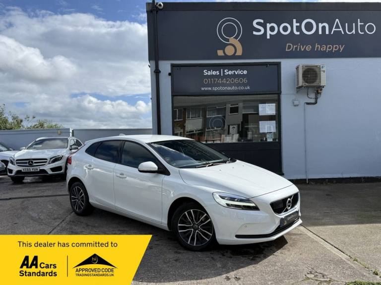 2018 Volvo V40 1.5 T2 GPF Momentum Nav Plus Hatchback 5dr Petrol Auto Euro 6 (s/s) (122 ps Hatchb...