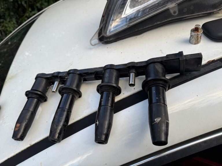 07-14 Vauxhall Corsa D VXR Delphi Ignition Coilpack