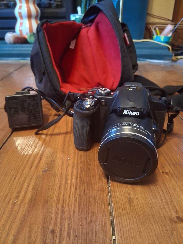 Nikon Coolpix P600 Superzoom Camera Bundle w/ 16GB SD Card - Excellent Condition