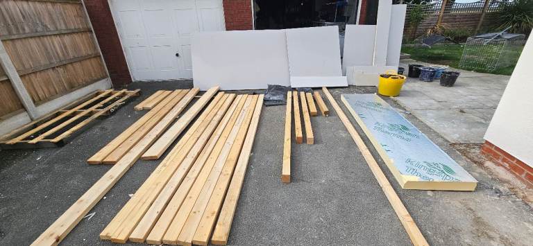 Building materials Timber Lengths, Plasterboard, and Kingspan Insulation
