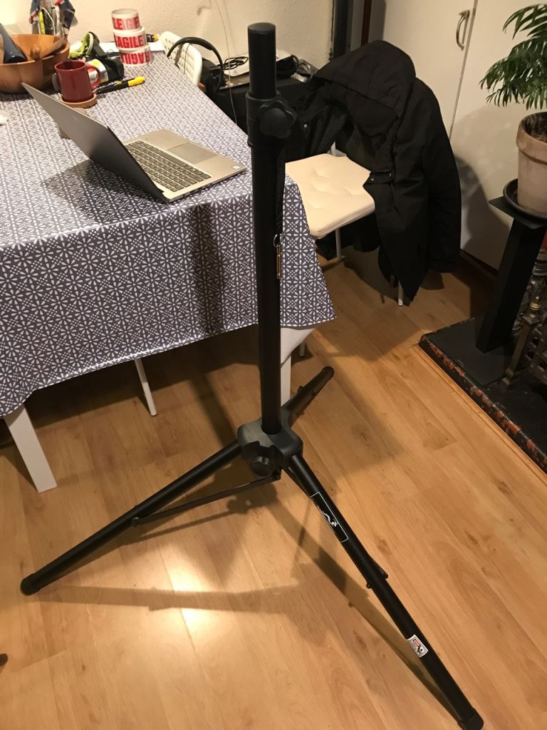 Pa Speaker stand Woodworm close to new