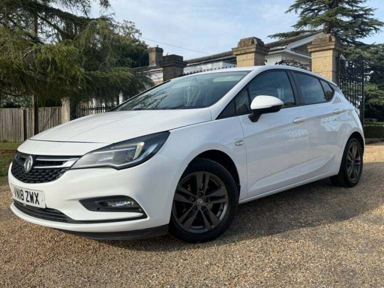 2018 Vauxhall Astra 1.6 CDTi ecoTEC BlueInjection Design Hatchback 5dr Diesel Manual Euro 6 (s/ H...