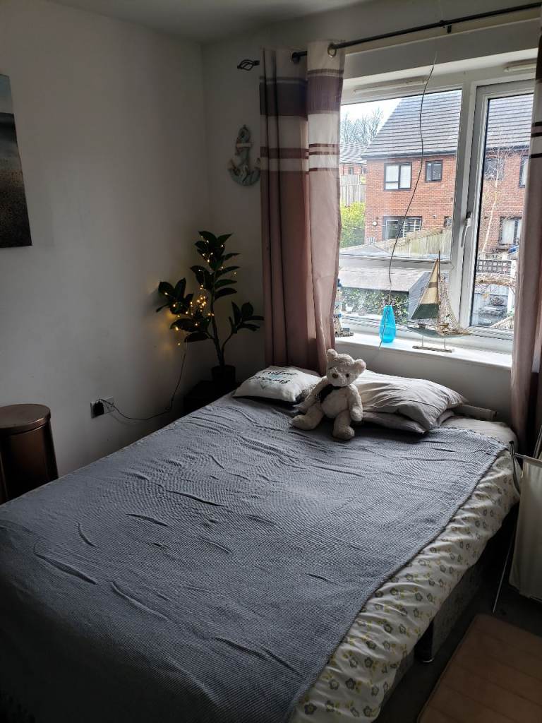 Room to rent for 4 weeks ..