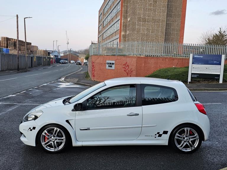 2010 Renault Clio 2.0 16V RenaultSport 200 3dr HATCHBACK Petrol Manual