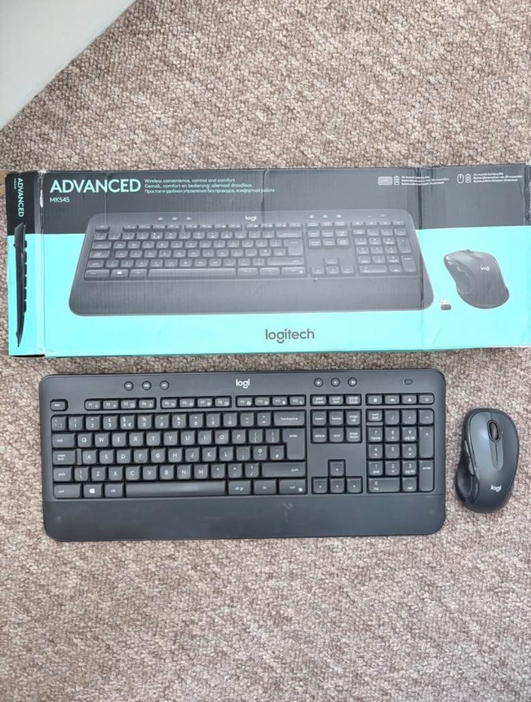 Logitech MK540 Advanced Wireless Keyboard and Mouse Set