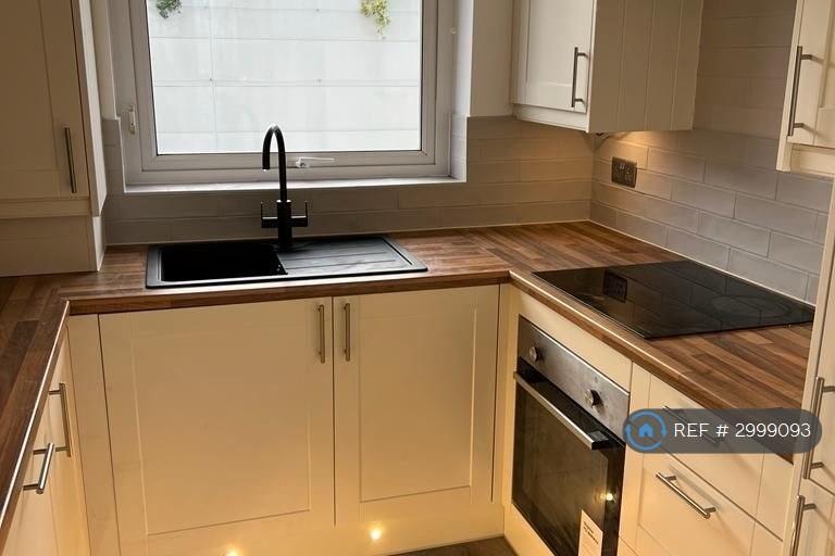 1 bedroom flat in Arden Grove, Birmingham, B16 (1 bed) (#2999093)