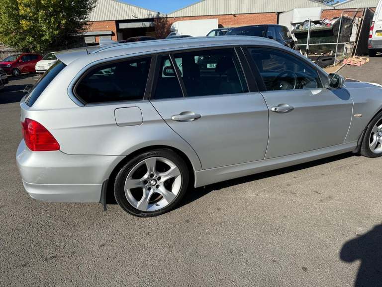 BMW 3 SERIES 2.0 320d Exclusive Edition 2011