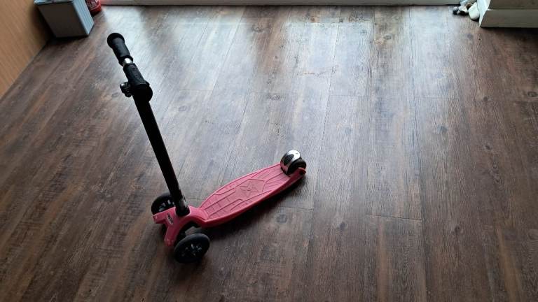 Micro scooter- adjustable handle height 