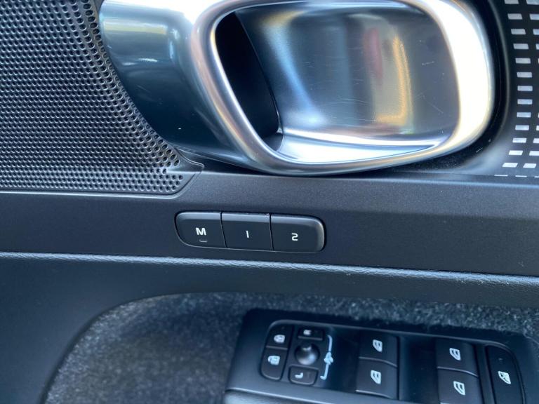 2018 Volvo XC40 2.0 D4 R-Design Pro Auto AWD Euro 6 (s/s) 5dr ESTATE Diesel Automatic