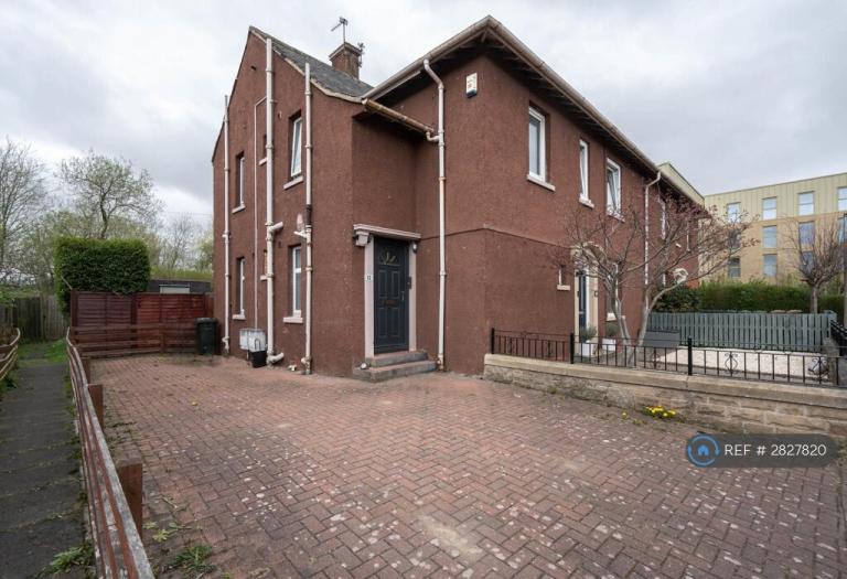 3 bedroom flat in Chesser Grove, Edinburgh, EH14 (3 bed) (#2827820)