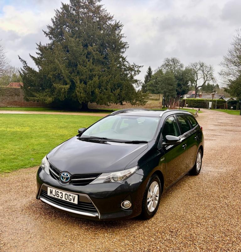 2014 Toyota Auris 1.8 VVTi Hybrid Icon 5dr CVT Auto ESTATE Petrol/Electric Hybrid Automatic