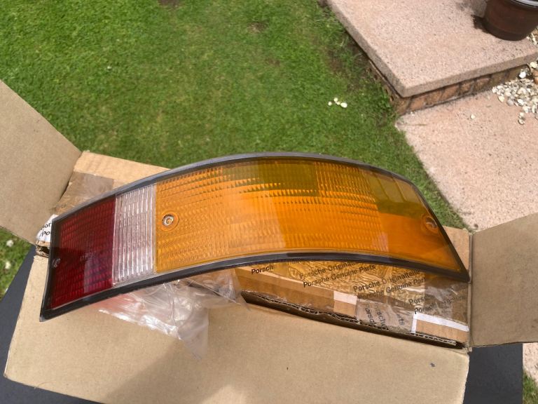 Porsche 911 3.2 rear right lens new Bosch