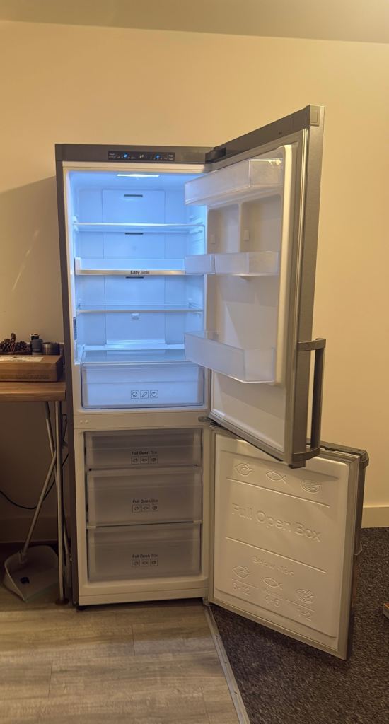Samsung Freestanding Fridge Freezer – Silver, As Good As New