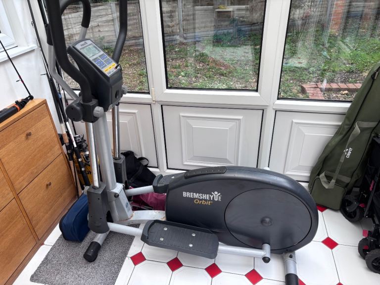 Cross trainer 
