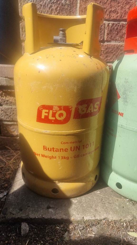 2x empty gas bottle/ cylinder
