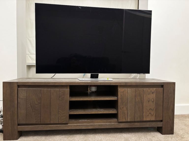 Bentley Designs Sierra Dark Oak TV Unit – Good Condition, Fits 65” TVs – Bargain!
