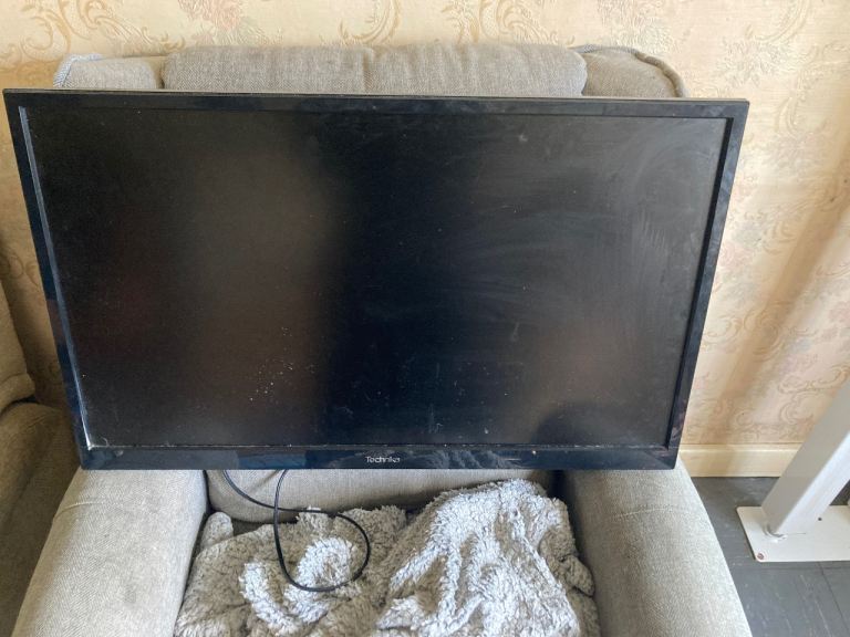 Technika 32” LCD TV