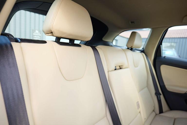 2016 Volvo XC60 2.4 XC60 SE Luxury Nav D5 AWD 4WD 5dr SUV Diesel Manual