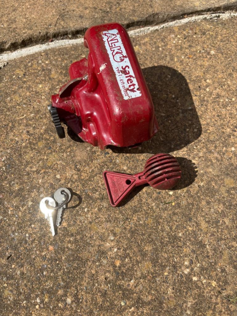 AL-KO Safety Type 1 Caravan Hitch Lock – 2 Keys & Safety Ball