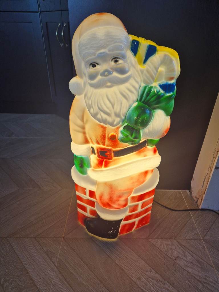 Vintage Light-Up Santa Christmas Decoration – Good Condition