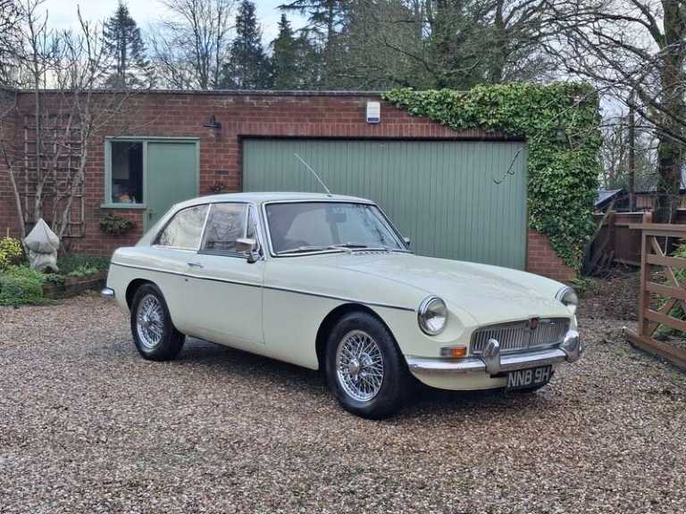 1969 MG MGB GT PETROL Manual