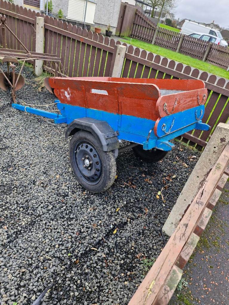 Donkeys kart  ideal garden fecture 