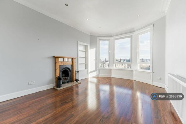 1 bedroom flat in Carmunnock Road, Glasgow, G44 (1 bed) (#2893939)