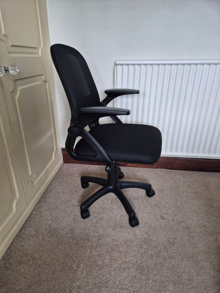 HOMCOM Ergonomic Swivel Computer Chair with Flip-up Armrests, Black