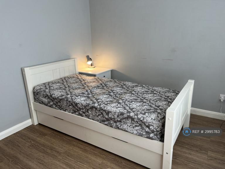 1 bedroom in Peter Place, Crewe, CW1 (#2995783)