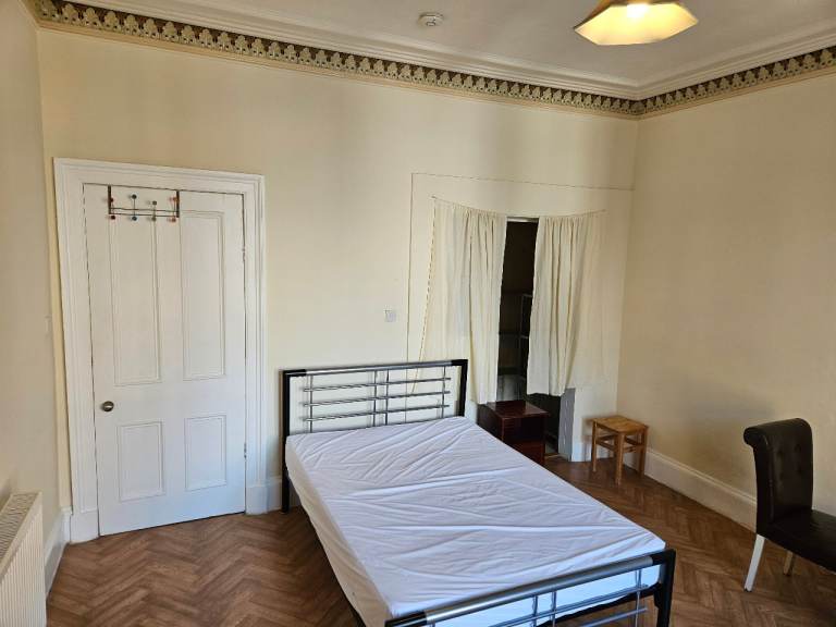 2 Bedroom Flat in Crosshill, Sourthside, Glasgow