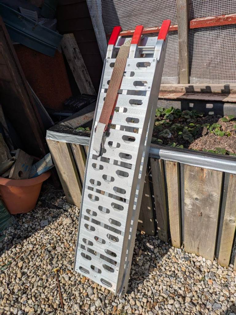 Foldable bike ramp