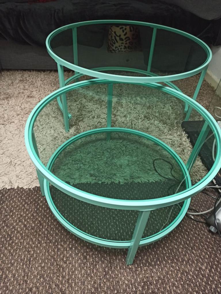 2 x nest Coffee tables