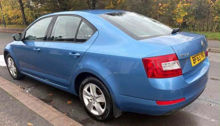 Skoda, OCTAVIA, Hatchback, 2013, Semi-Auto, 1598 (cc), 5 doors