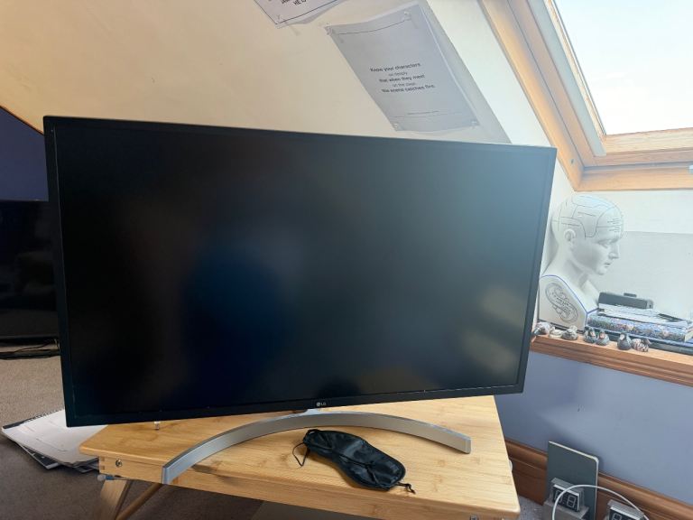 LG 32UL750-W 32-inch 4K UHD Monitor, Perfect  Condition