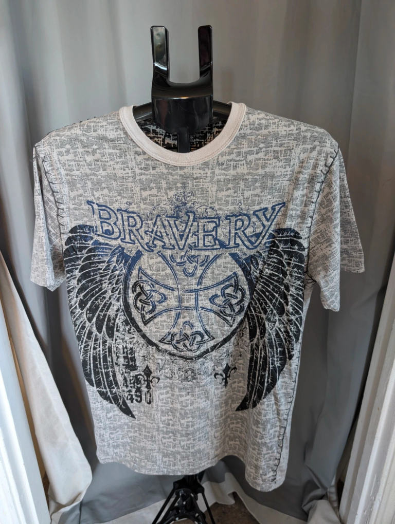 Bravery Celtic Cross Wings Graphic T-Shirt Medium Grey Y2K Grunge