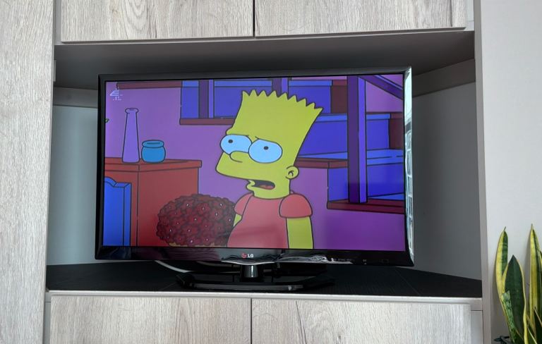 LG Television 32 inch - in excellent condition