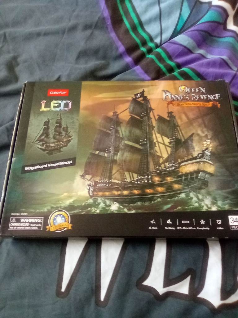 Queen Anne Blackbeard pirate ship building kit brand new 