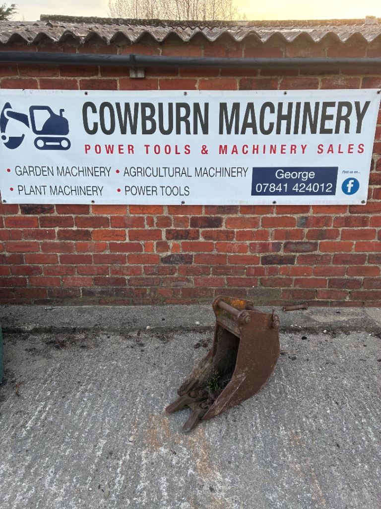 9” Excavator Bucket 30mm Pins  £130 + VAT