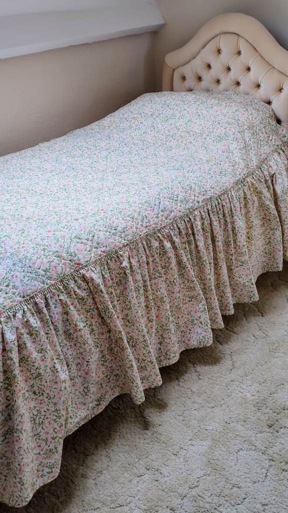 Country Diary fitted single bedspread 