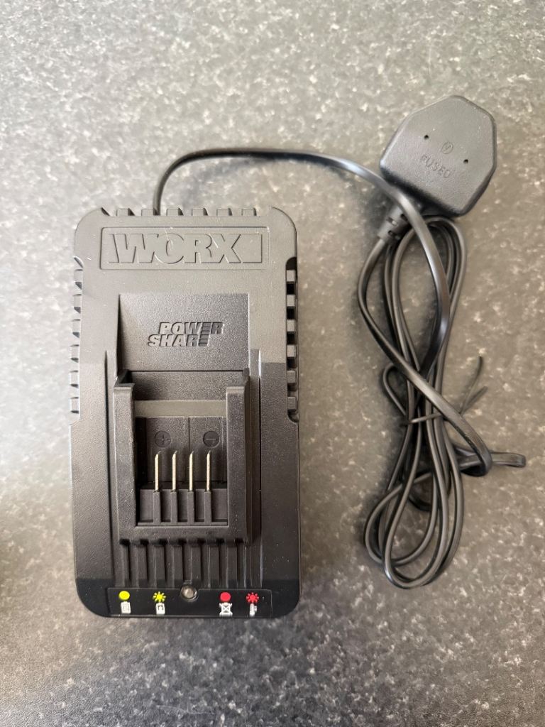 WORX Fast Charger 18V/20V Lithium One Hour Power Share Battery Charger WA3880 - New