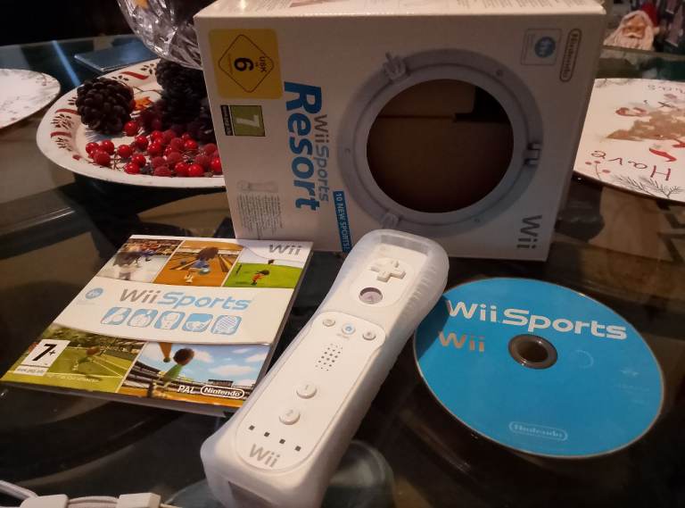 Wii sports set game and controller 