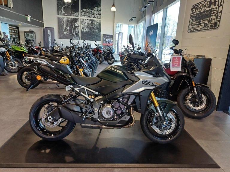 Suzuki GSX-S1000 GX, 2025, Green with just 2658miles