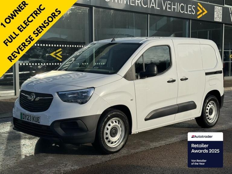 2023 Vauxhall Combo Electric 2300 Dynamic 50kWh Auto 136PS with 1 Owner, Air Con, Reverse Sensors...