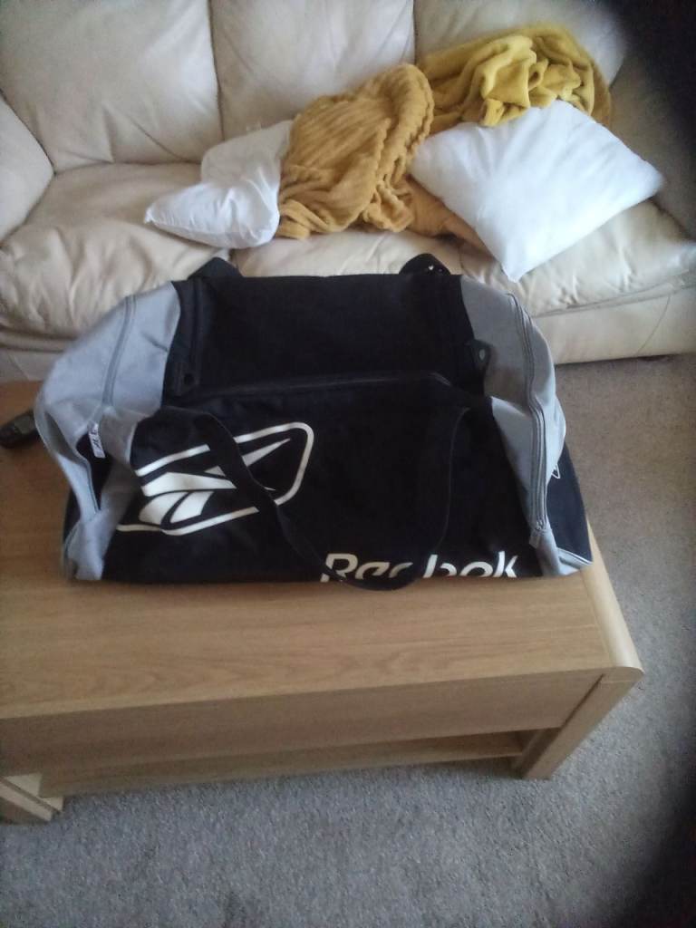 Reebok Black and Grey Holdall Bag – Good Condition