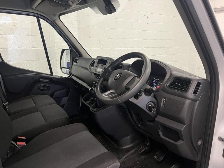 2023 Renault Master LM35dCi 135 Business+ Medium Roof Van PANEL VAN DIESEL Manual