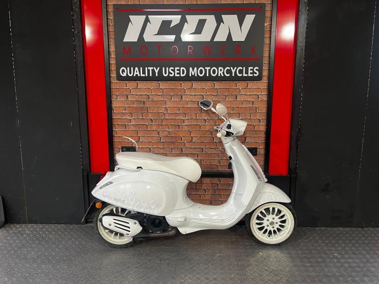 Piaggio Vespa 125cc Scooter JUSTIN BIEBER LIMITED EDITION 
