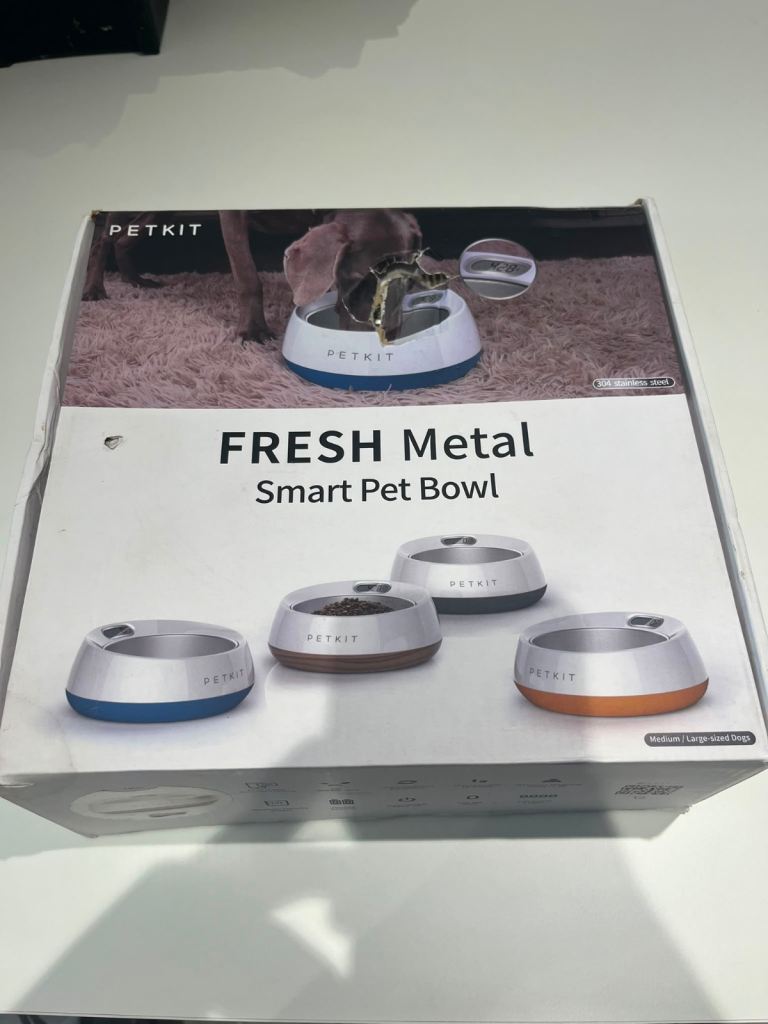 PetKit smart feeding bowl with easy to read LCD screen 
